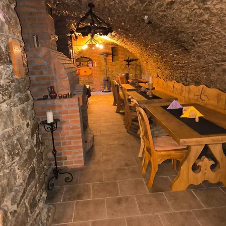 Pri Vinoteke Apartment Kezmarok